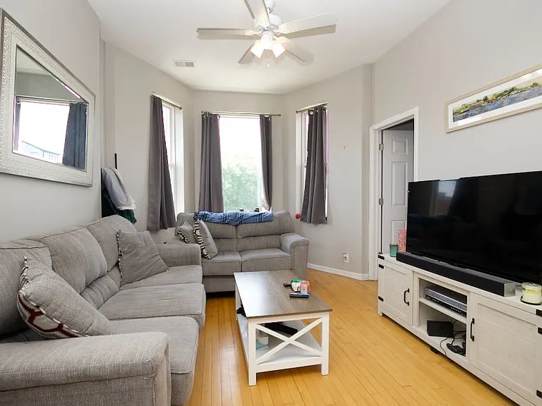 2022 W Augusta Blvd #E04P — Photo 10