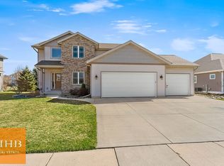 802 Lindsay Way, Cottage Grove, WI 53527