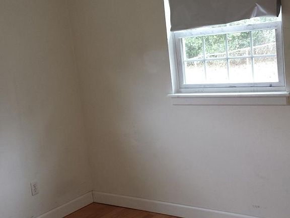 5th image of 2138 Saint Clair St