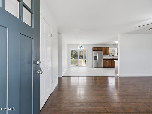 3rd image of 127 Cayuse Way