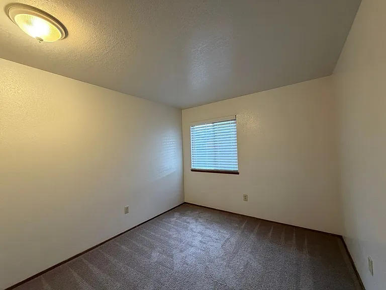 1016 Loni Dr — Photo 14
