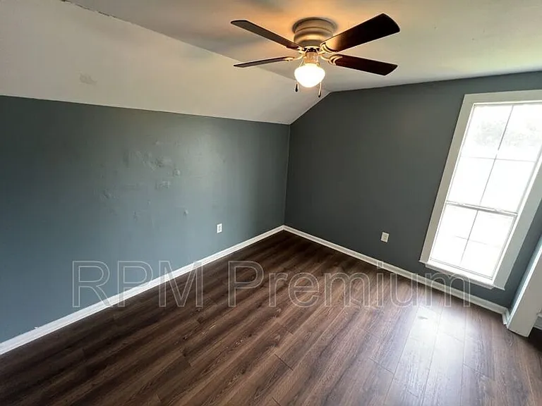 8725 Fairoaks St — Photo 37