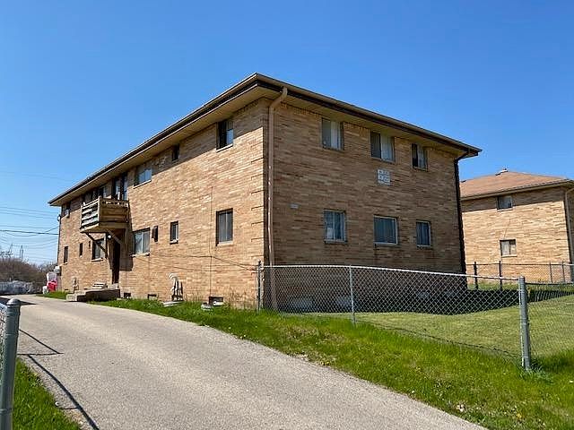 2nd image of 8005 W Bender Ave