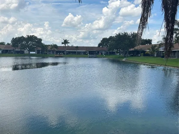 5587 Park Rd, Fort Lauderdale, FL 33312