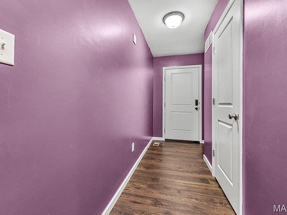 4th image of 346 Charlestowne Place Dr