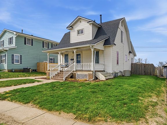 3rd image of 810 N 7th Ave W