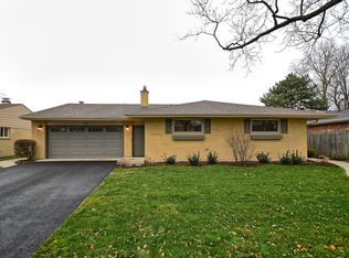145 E Kathleen Dr, Park Ridge, IL 60068