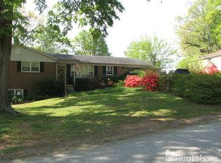 6 Woodleigh Dr, Taylors, SC 29687