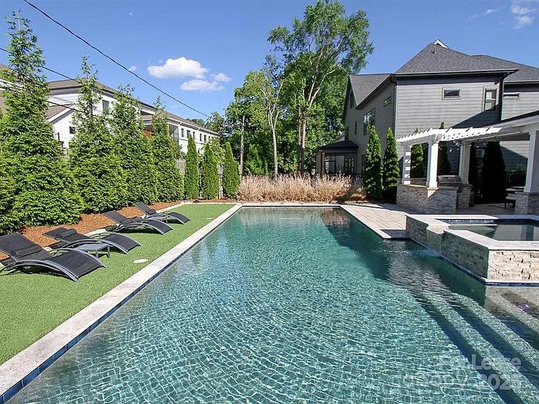 501 Greystone Rd — Photo 17