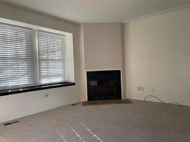 2 bed, 2.5 bath, 1088 sqft, $1,550 — Photo 3