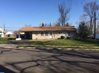 8 Goodturn Rd, Levittown, PA 19057