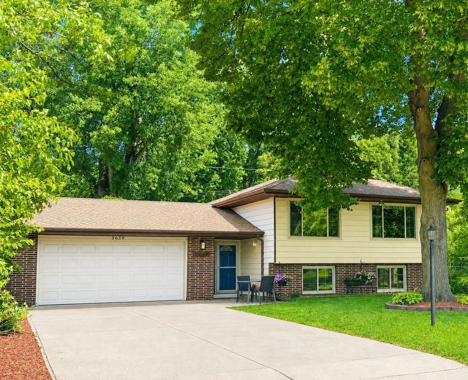 3629 Coolidge St NE, Saint Anthony, MN - View 2