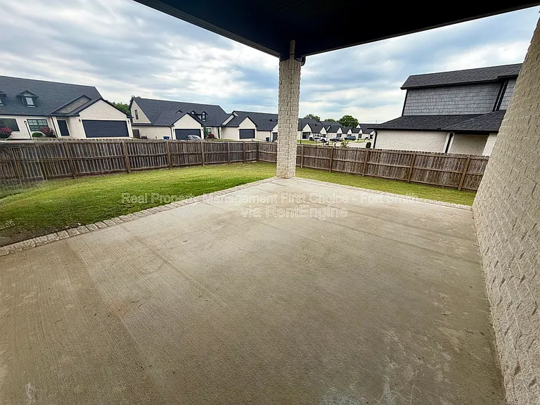 6605 Leightyn Ln — Photo 20