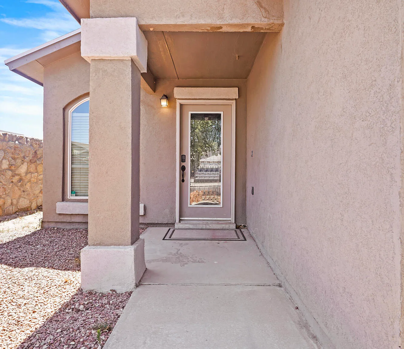 3 bed, 2.0 bath, 1307 sqft, $1,800 — Photo 4