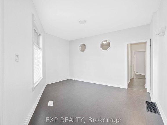 4th image of 2045 Davenport Rd