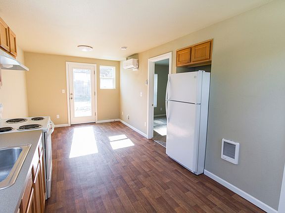 2nd image of 8532 SE 62nd Ave Unit B