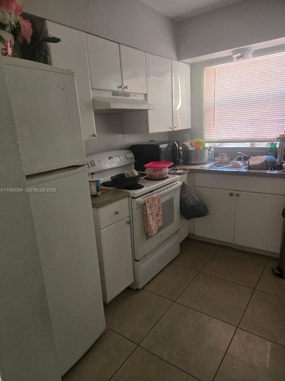 208 SW 1st Ct, photo 7