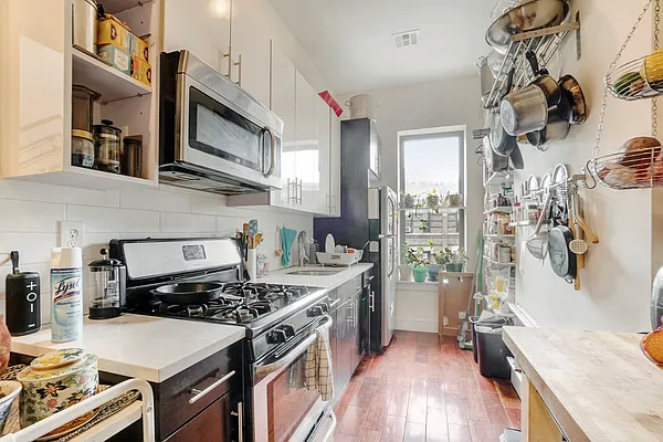Rented by Compass | media 2