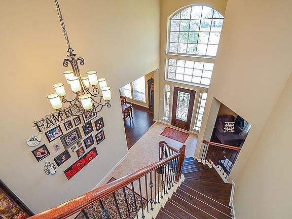 3rd image of 2803 Josslyn Ct