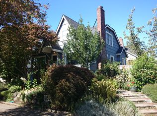 1102 NW 73rd St, Seattle, WA 98117