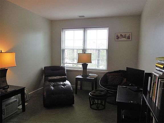 4th image of 26 New Derby St #36