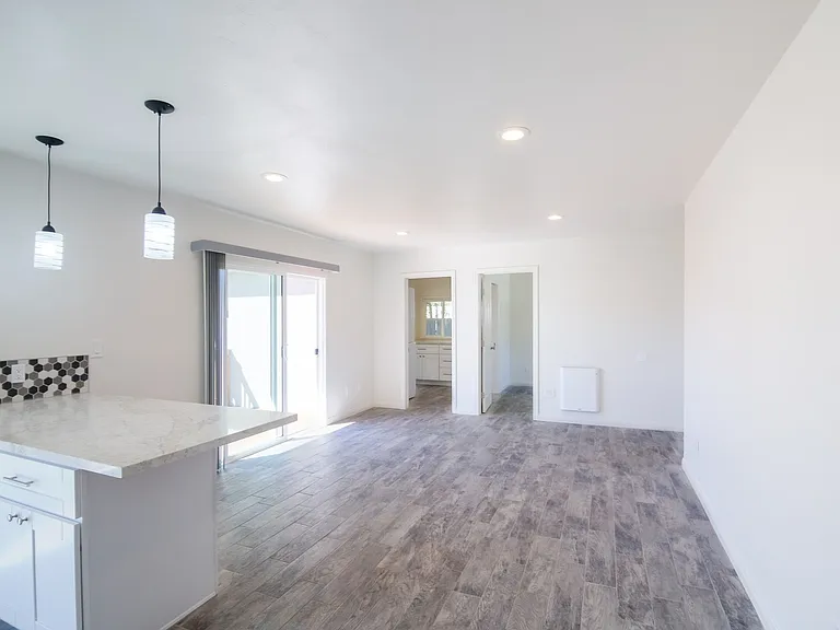 220 2nd St — Photo 7