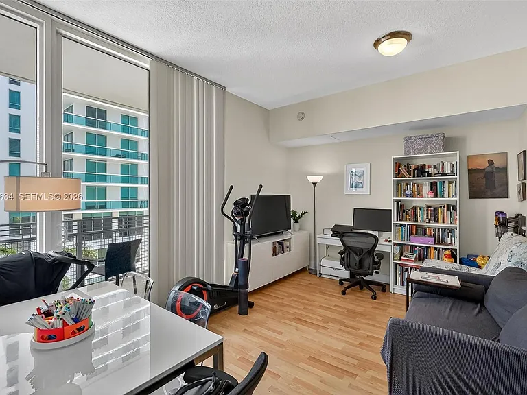 350 NE 24th St #609 — Photo 7