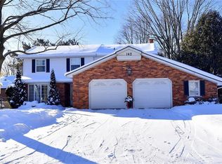 142 Marigold Ct, Hamilton, ON L9G3M3