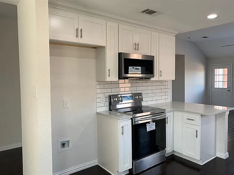 7505 Airline Dr — Photo 15