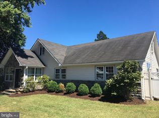 21 Manchester Rd, Pasadena, MD 21122