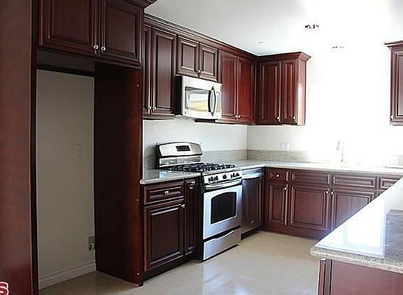 3rd image of 517 S Wilton Pl