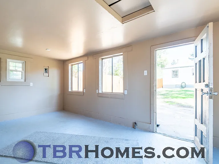 4285 S Delaware St — Photo 16
