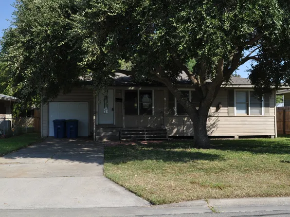 105 Maple Dr, Portland, TX 78374