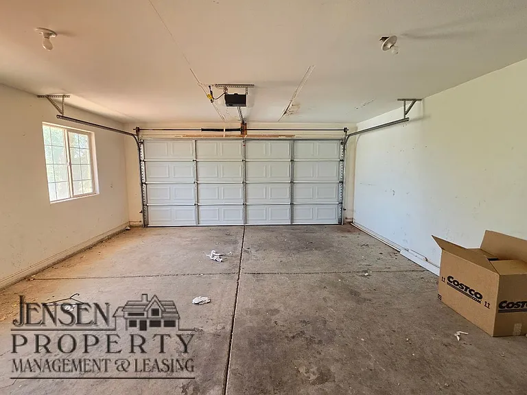 92 E Center St — Photo 19