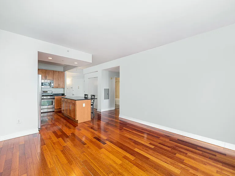 389 Washington St #H — Photo 4