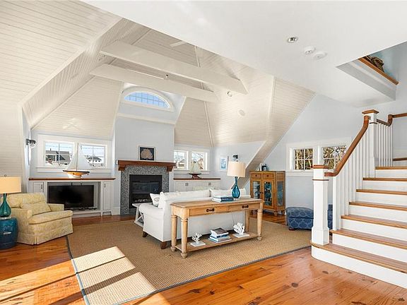 3rd image of 140 Tuckerman Ave