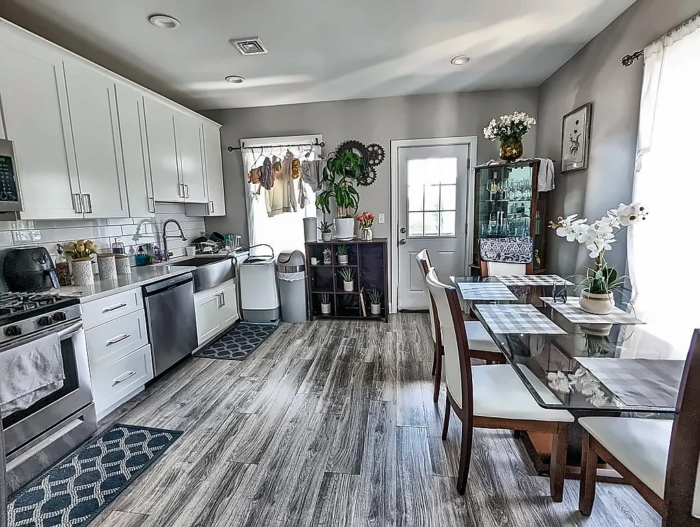 3 bed, $2,800 — Photo 2