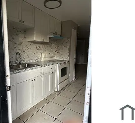 2 bed, 702 sqft, $1,900 — Photo 2