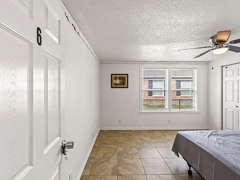 Bedroom6_pic1