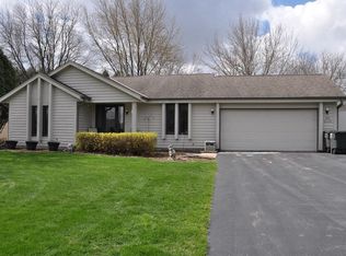 N69W23329 Salem Ct E, Sussex, WI 53089