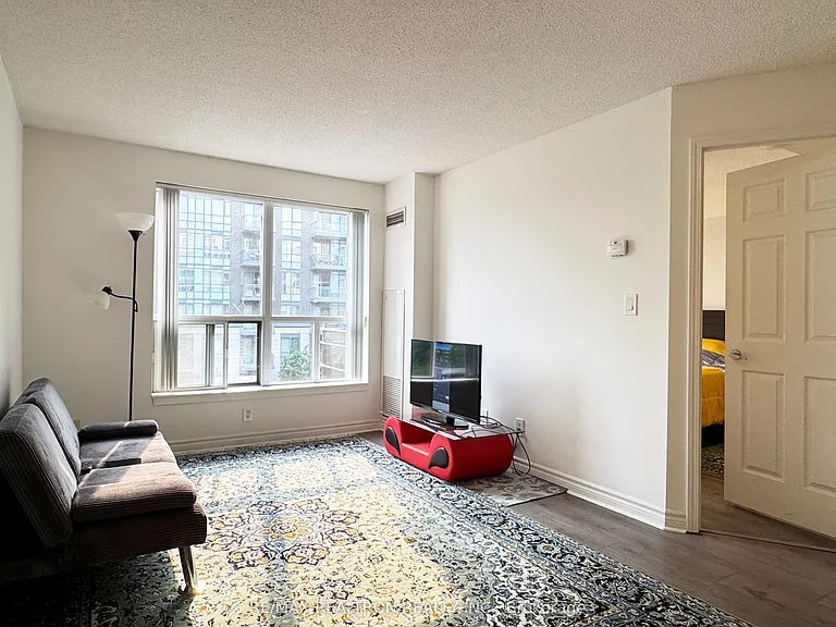 19 Barberry Pl #416 — Photo 9