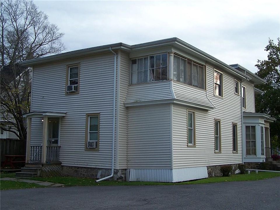 2nd image of 128 E Main St