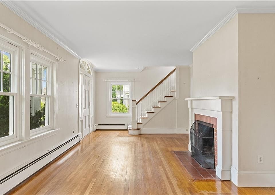 90 Greenwood Ave, Warwick, RI 02886 Zillow