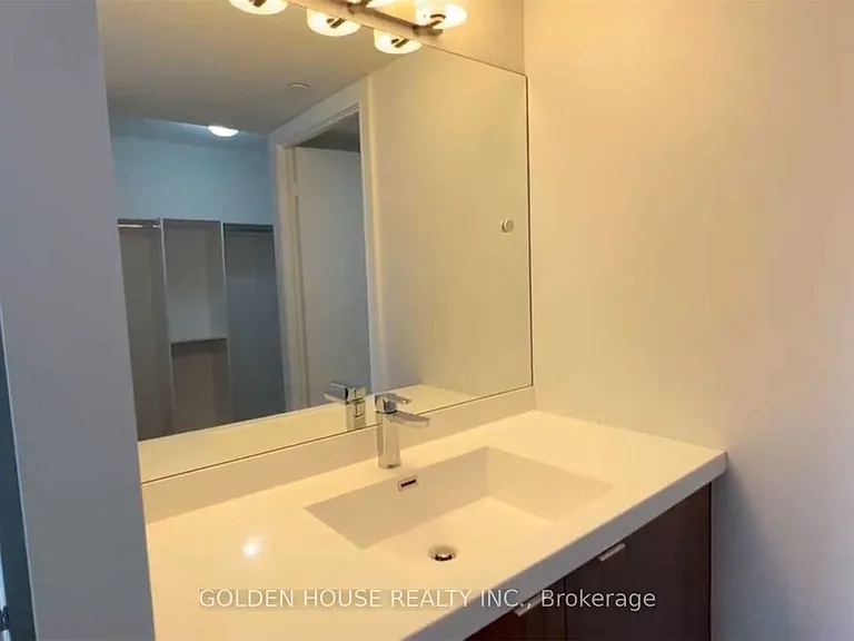 89 McGill St #2011 — Photo 6