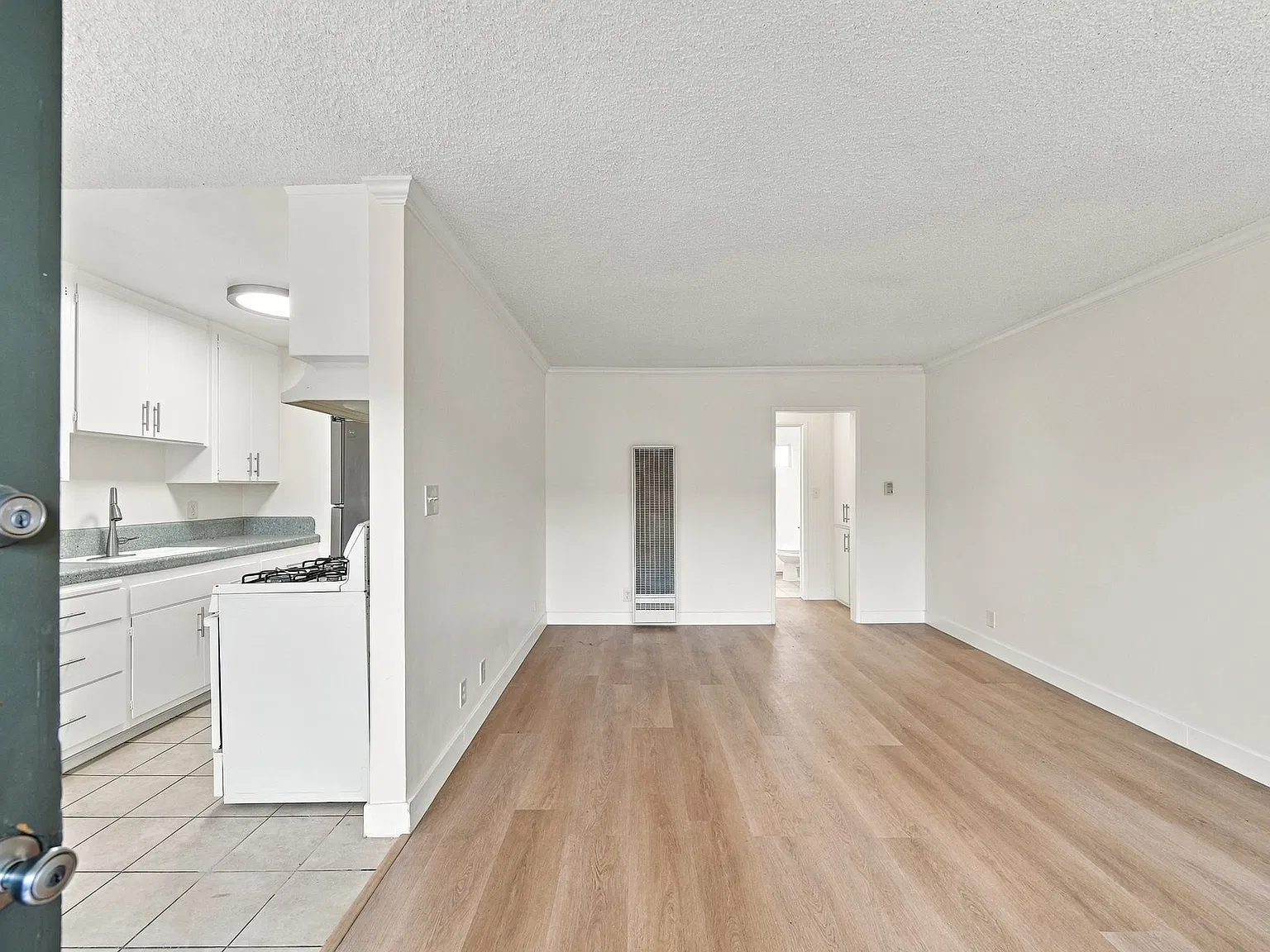 1 bed, 640 sqft, $1,695 — Photo 1