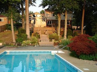 963 Lacon Dr, Newport News, VA 23608