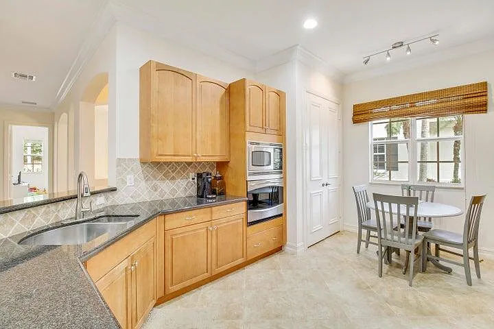 349 Chambord Ter — Photo 11