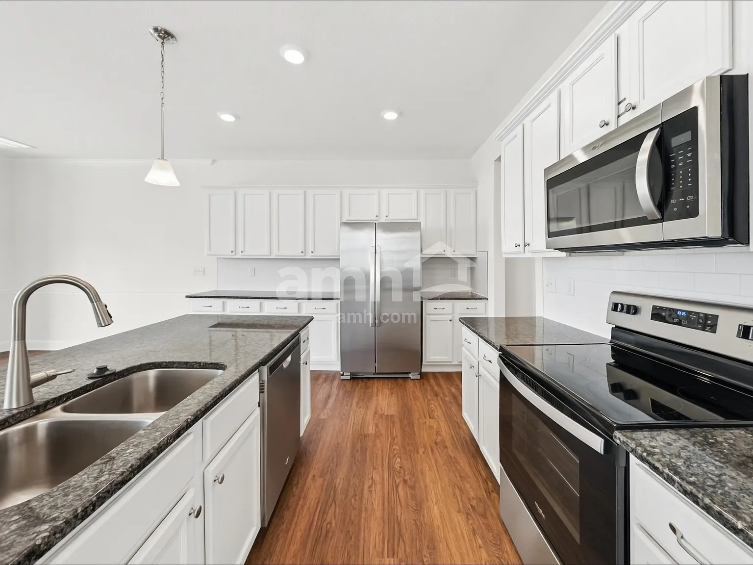 5 bed, 4.0 bath, 2675 sqft, $2,800 — Photo 3