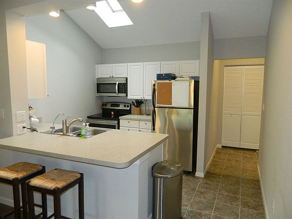 2nd image of 1928 E Bay Pointe Dr #29