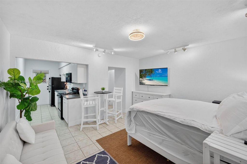 820 N Ocean Blvd APT 1, Pompano Beach, FL - View 6